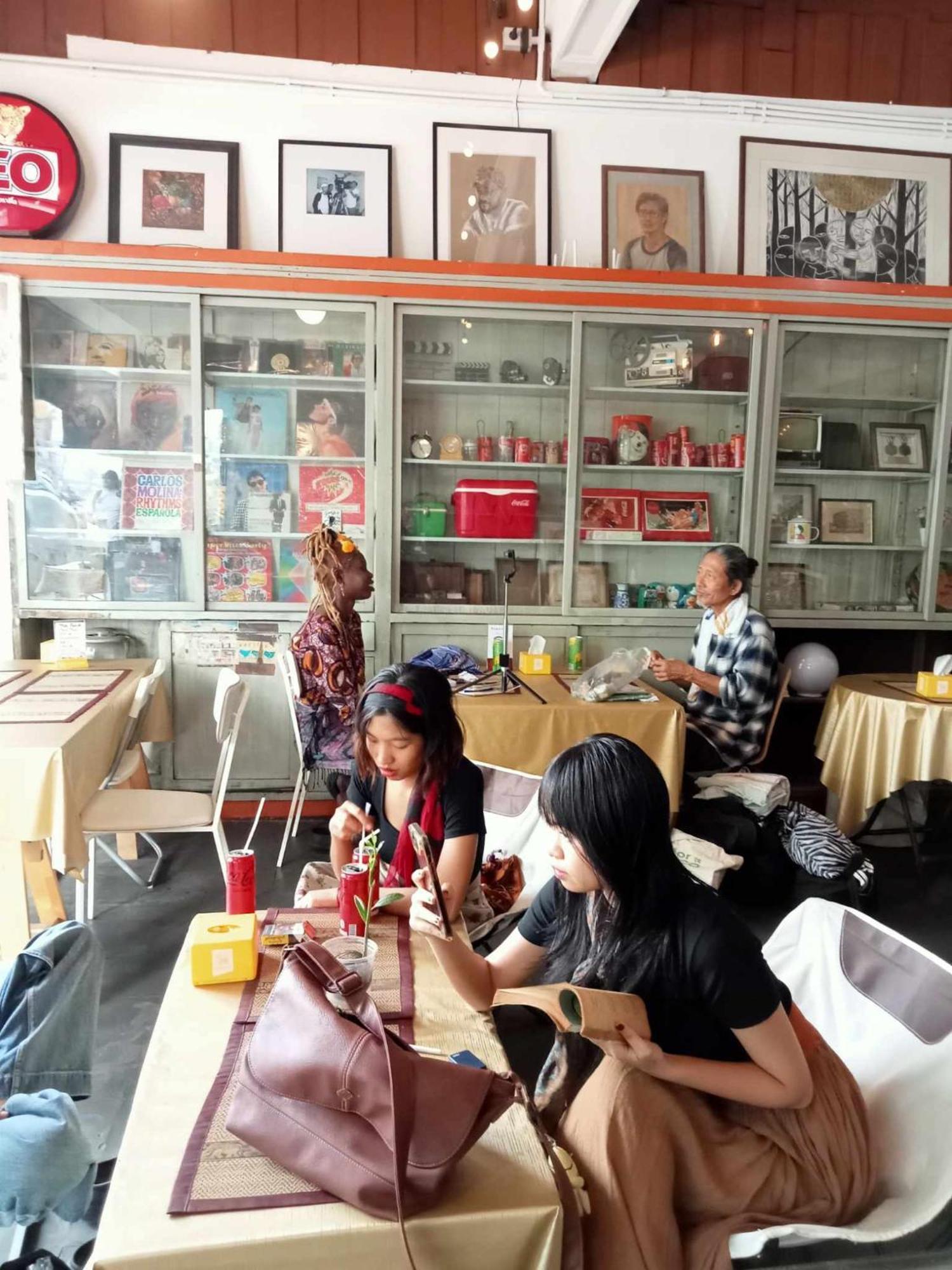 Apartament Bang Lumphu House&Bistro Bangkok Zewnętrze zdjęcie