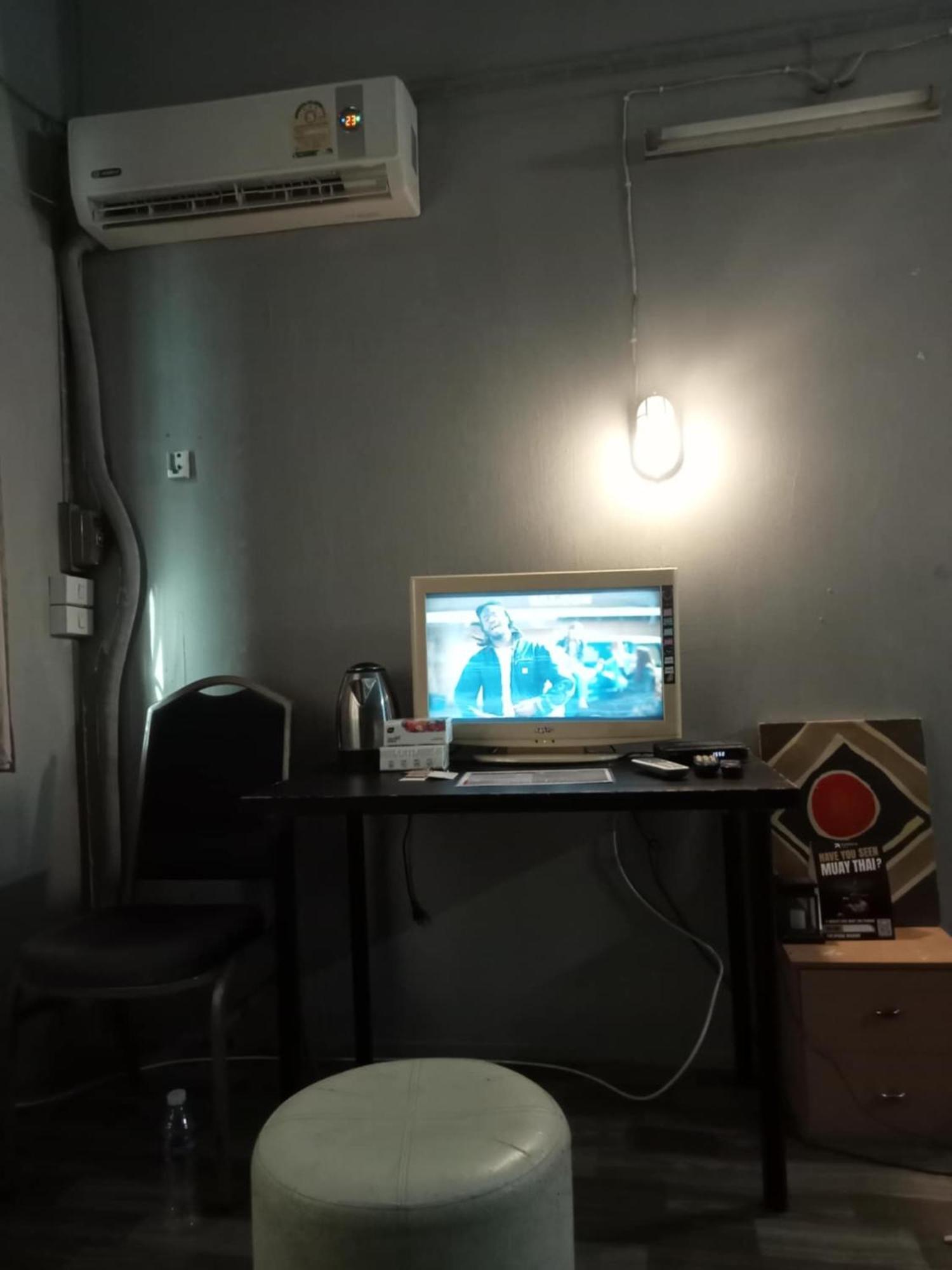 Apartament Bang Lumphu House&Bistro Bangkok Zewnętrze zdjęcie